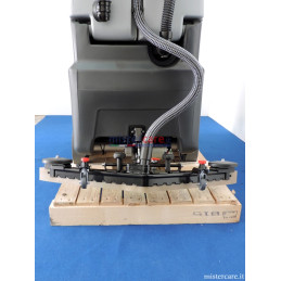 Lavor Comfort XXS - Lavasciuga pavimenti batteria 24V, pista di pulizia 66 cm (trazionata) - completa di caricabatterie - 8.579.0011